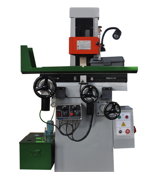 Moedor universal Machine de Reliable Structure Universal do moedor do Cnc MD618 0