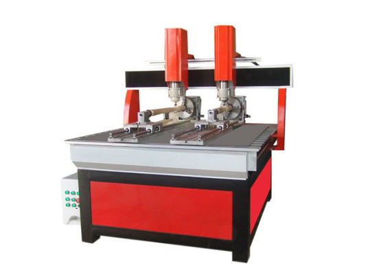 O eixo sobre a máquina 220V do router do CNC personalizou o gravador Machine do Cnc da cor