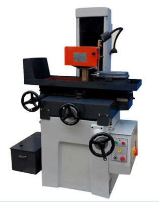 Moedor universal Machine de Reliable Structure Universal do moedor do Cnc MD618