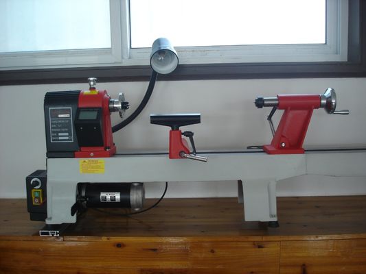 Certificação fácil do ISO de Mini Wood Lathe Carving Machine da mudança da velocidade