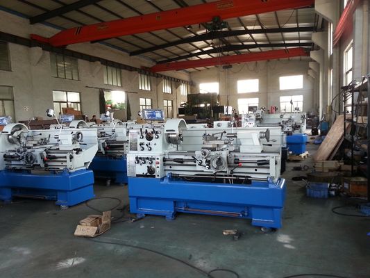 Máquina horizontal da linha de tubulação do metal da aspereza de superfície do torno do Cnc QL1320