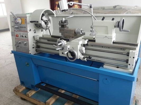 Torno horizontal do metal do CNC